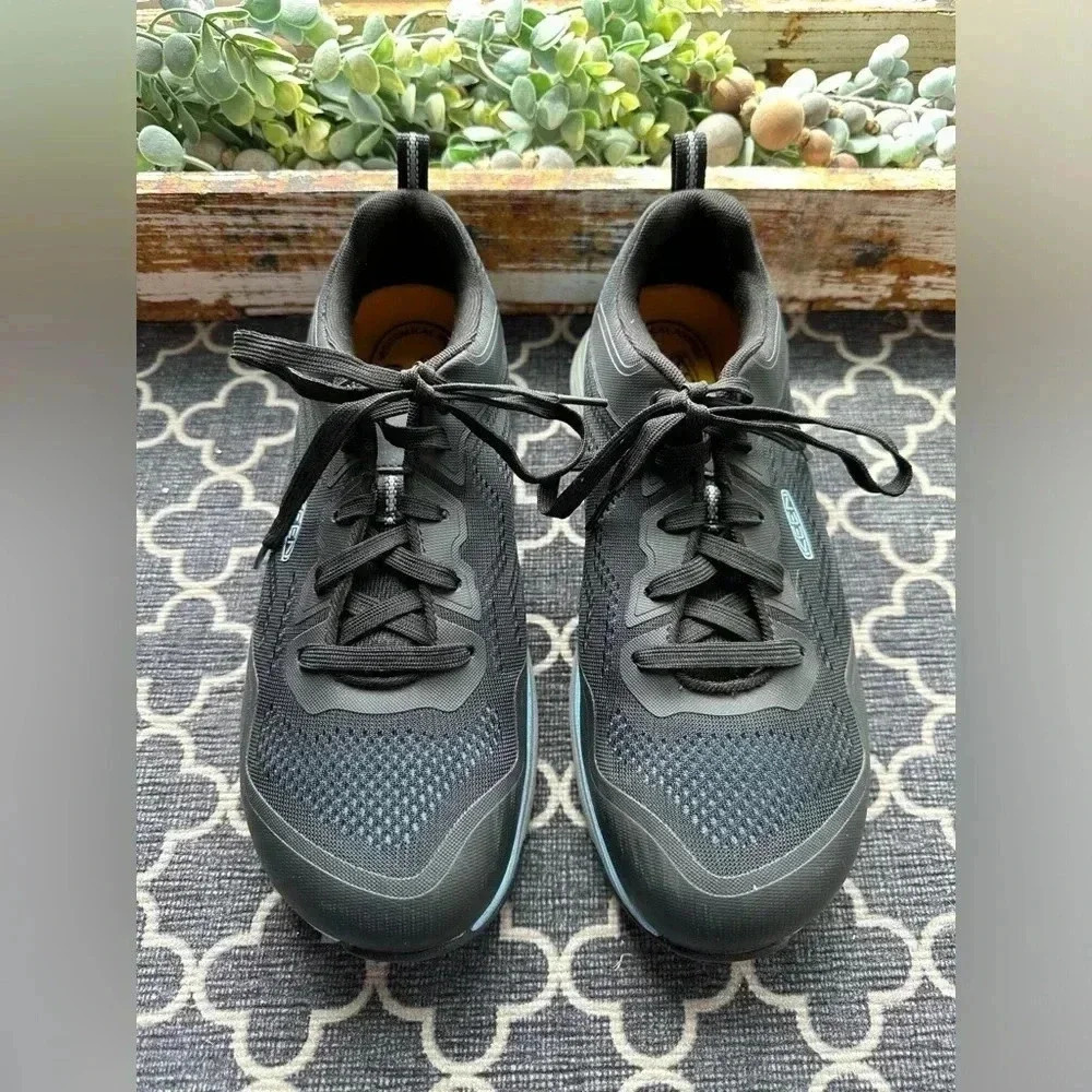 KEEN Women’s Steel Toe Shoes- size 10